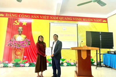 LỄ KẾT NẠP ĐẢNG VIÊN MỚI – DẤU MỐC VINH DỰ, TỰ HÀO CỦA QUẦN CHÚNG ƯU TÚ
